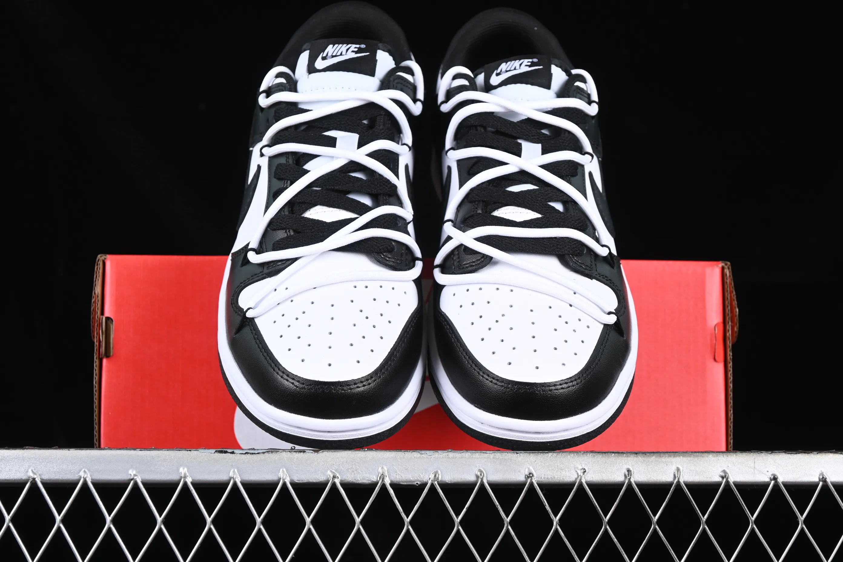 All Categories Nk SB Dunk Series Nk SB Dunk Low Low-top sneakers Nk Dunk Low Black and White Panda Customized version of deconstructed strap casual sneakers DD1391-100
